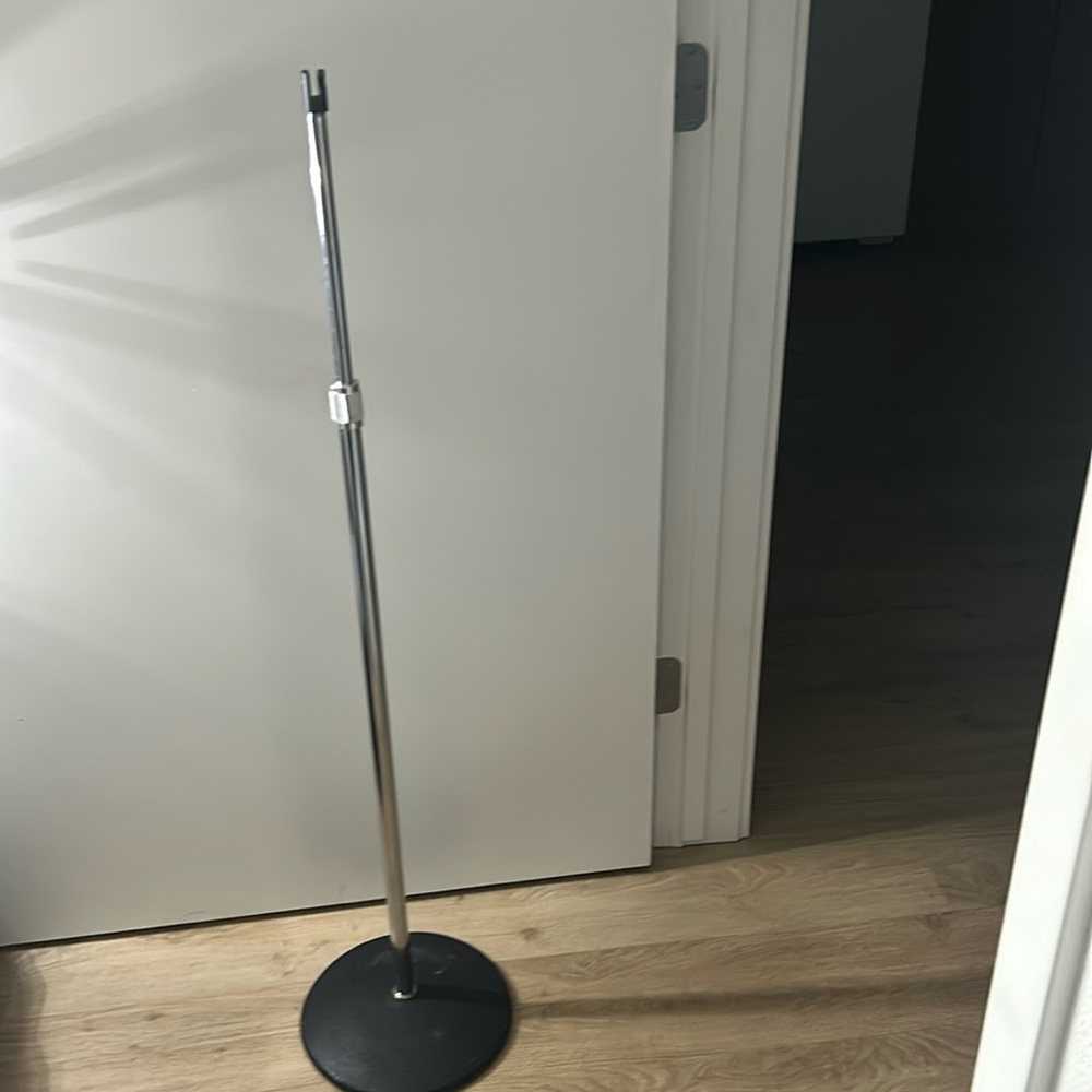Metal microphone stand
